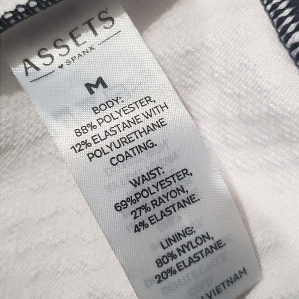 Spanx Assets Faux Leather Snakeskin/Python Leggin… - image 3